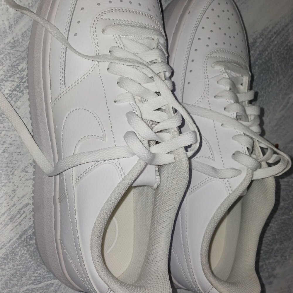 Nike Court vision size 10